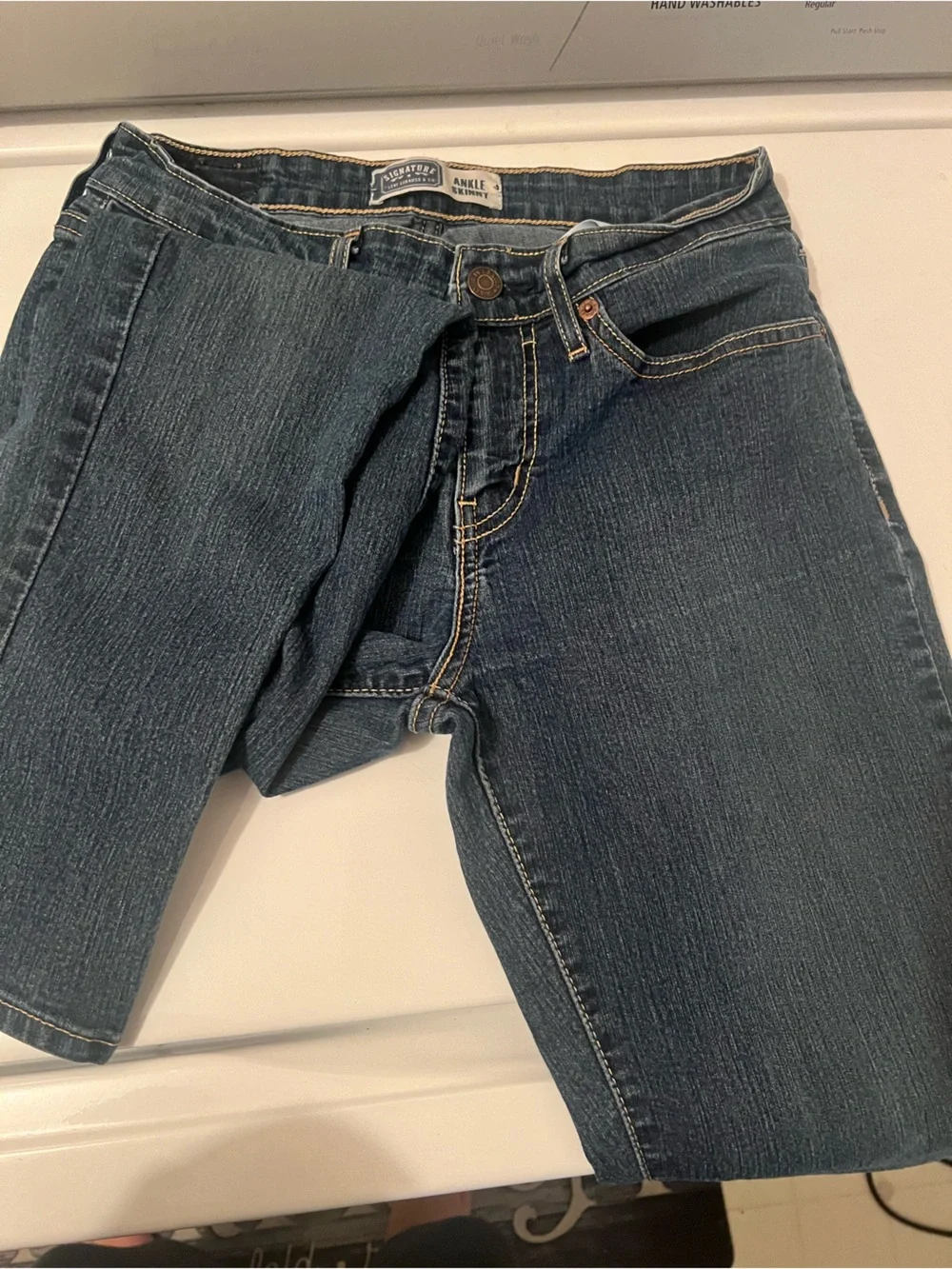 Signature by Levi Strauss Women's Medium Blue Ankle Crop Jeans